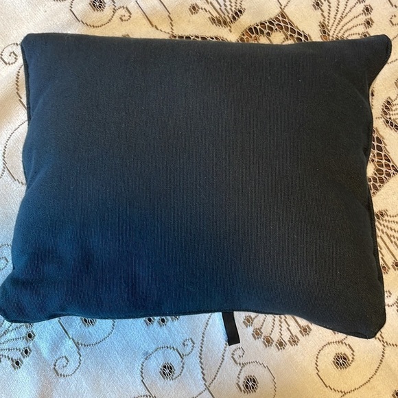 🌟Host  Pick🌟 DAKOTAH Tapestry Accent Town Village Scene Pillow - Picture 6 of 9